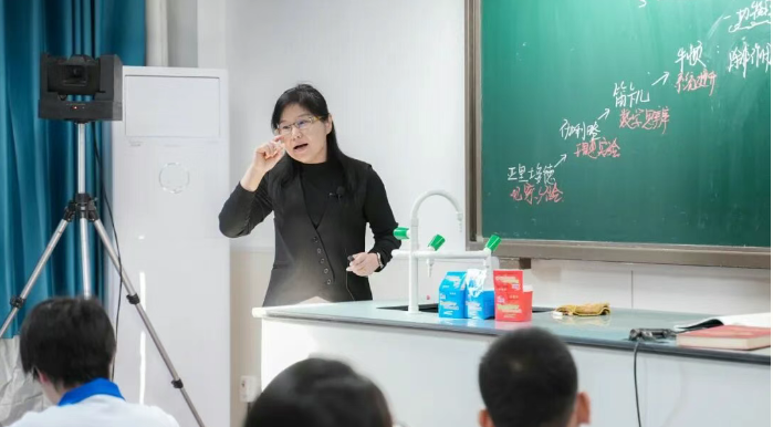 AI 进课堂，创新看得见！ ——第三届宛平教育论坛教学展示活动系列报道（二）